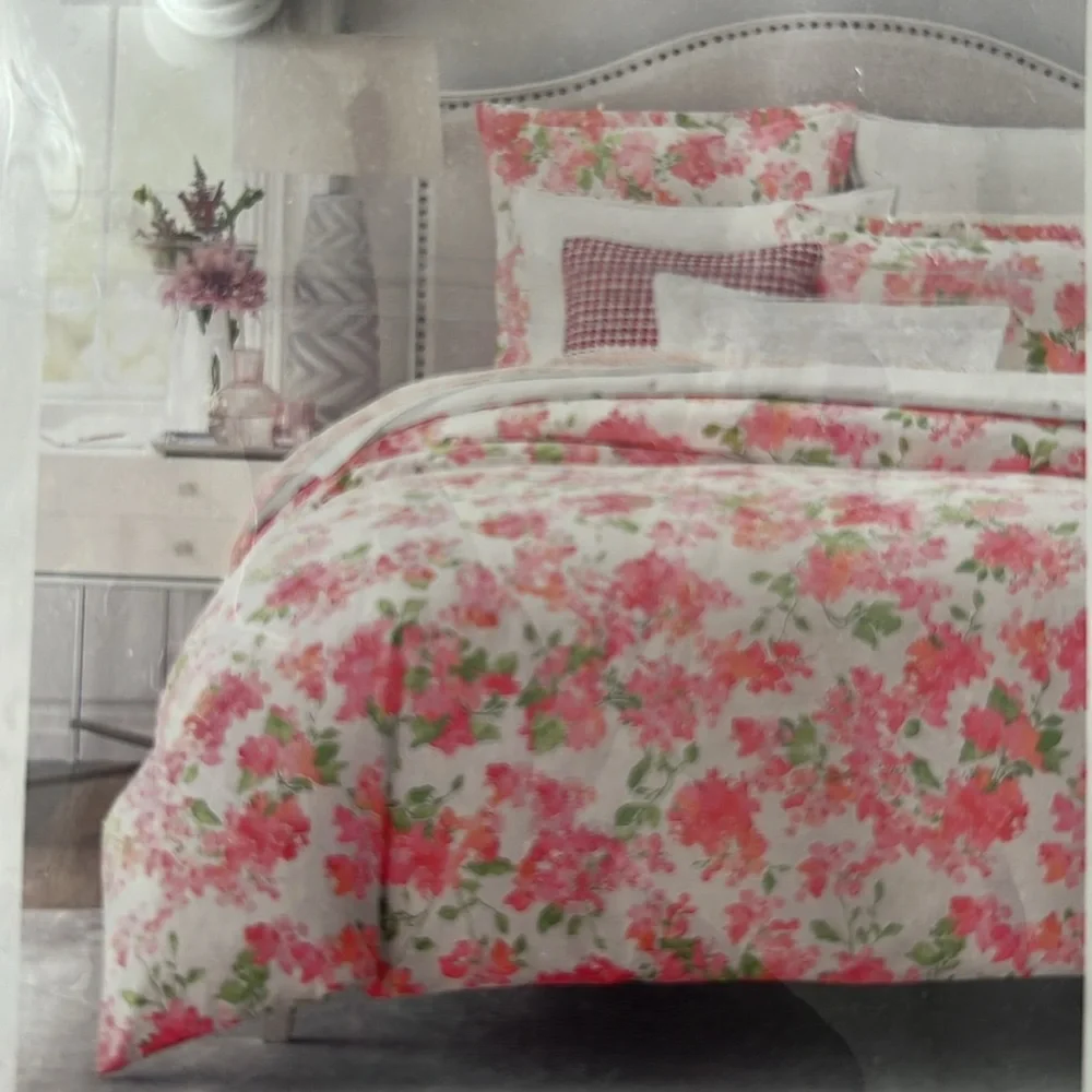 2 Sky Blushing Hydrangea Euro Shams New w/Tag $145